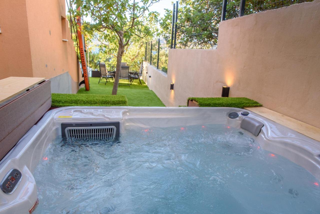 With Private Jacuzzi & Parking Trogir