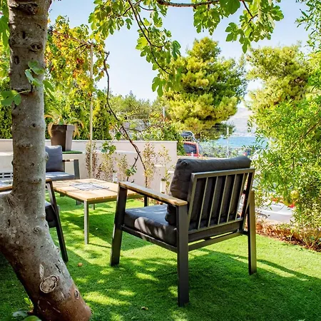Beach Holiday Home With Private Jacuzzi & Parking Trogir Exterior photo