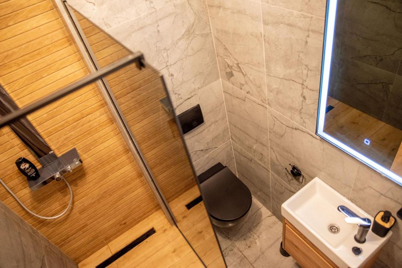 With Private Jacuzzi & Parking Hébergement de vacances Trogir