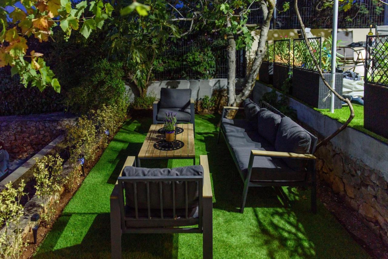 With Private Jacuzzi & Parking Hébergement de vacances *