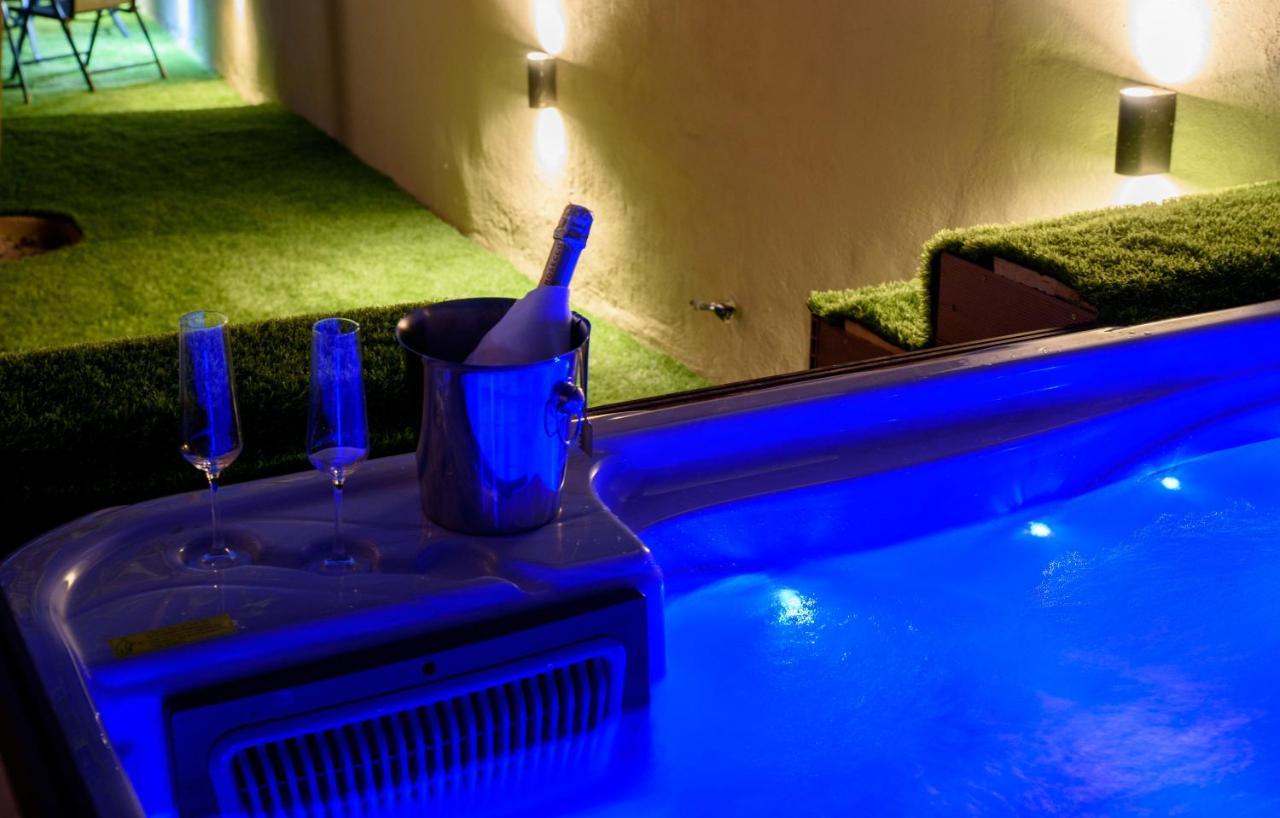 Hébergement de vacances With Private Jacuzzi & Parking Trogir