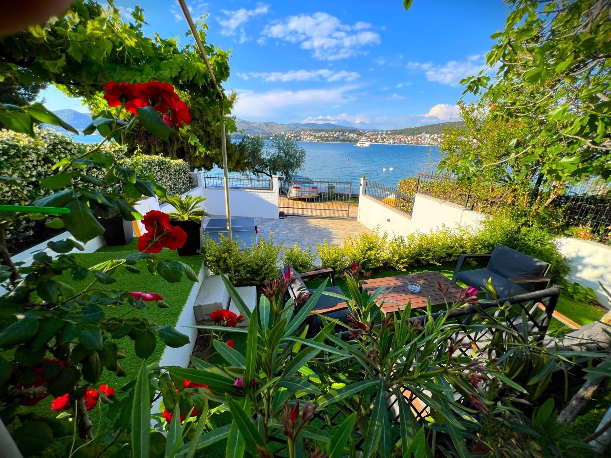 Hébergement de vacances With Private Jacuzzi & Parking *